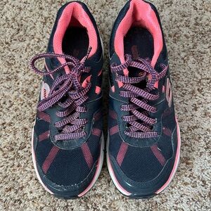 Skechers sneakers size 5.5